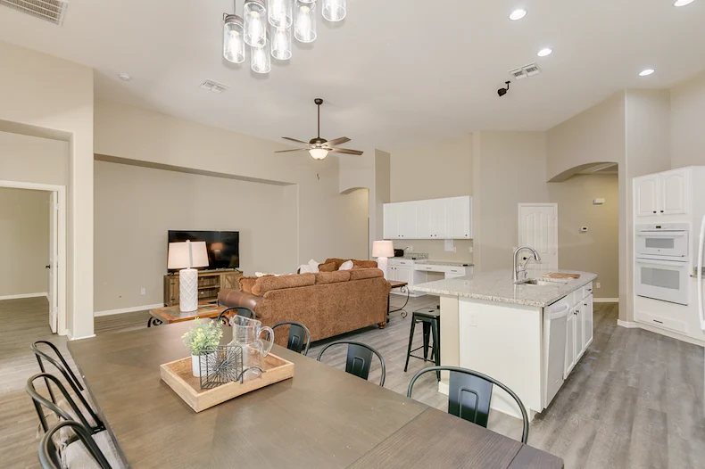 Image of Alder Leaf at Summit Shadows (5)