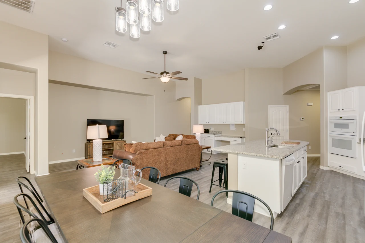 Image of Alder Leaf at Summit Shadows (5)