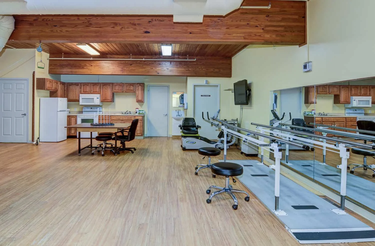 Image of Eagle Pointe Healthcare Center (4)