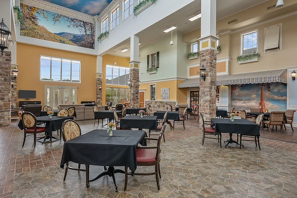 The Chateaus at Montclair Senior Memory Care in Shreveport, LA dining room