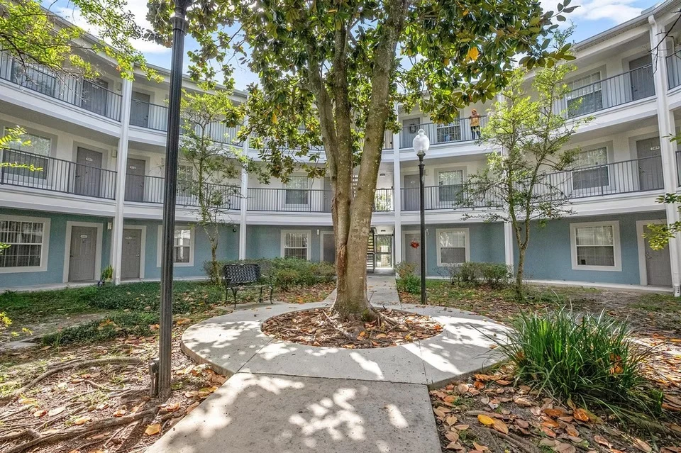 Image of Crescent Club Senior Apartments (2)