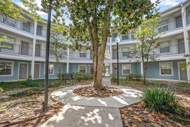 Image of Crescent Club Apartments (2)