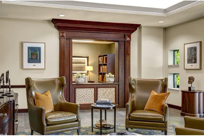 Image of Lincolnwood Place (5)
