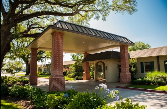 Image of Lady Of The Oaks Retirement Manor (2)