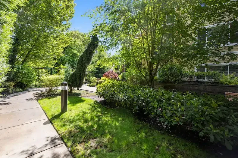 Image of Aegis Living Bellevue (10)