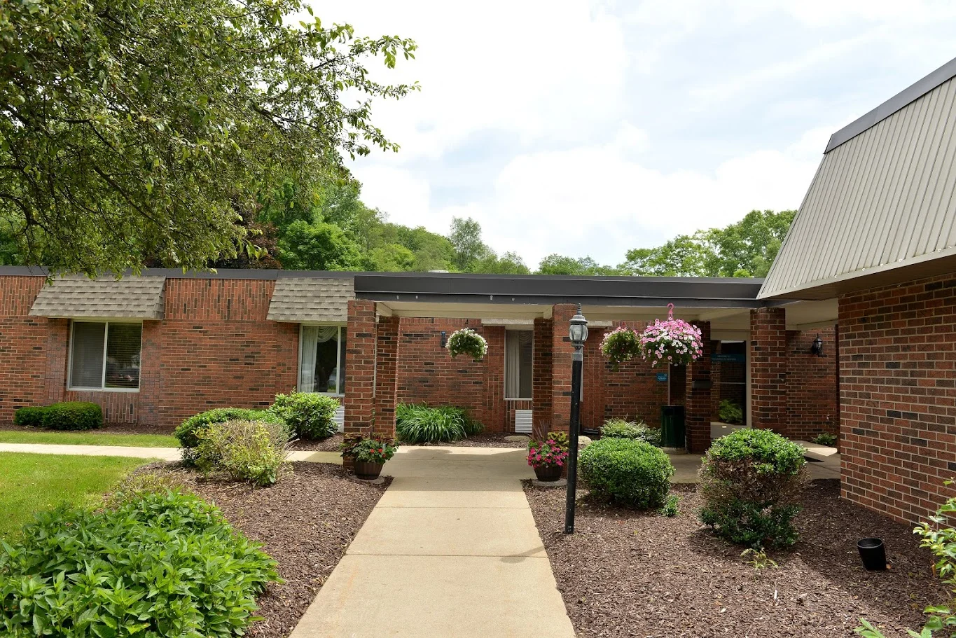 Image of Laurels Of Bedford (8)