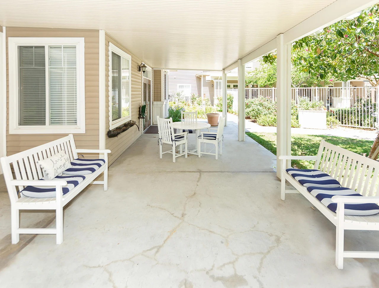 Image of Discovery Commons Raincross (10)