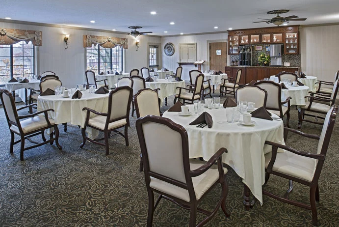 American House Stone senior living community offering independent living and respite care in Rochester Hills, MI, formal dining room