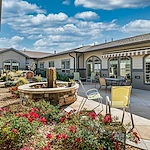 Aspens at Fort Collins Senior Living, senior living community offering assisted living, memory care, and respite care in Fort Collins, CO, outdoor seating area