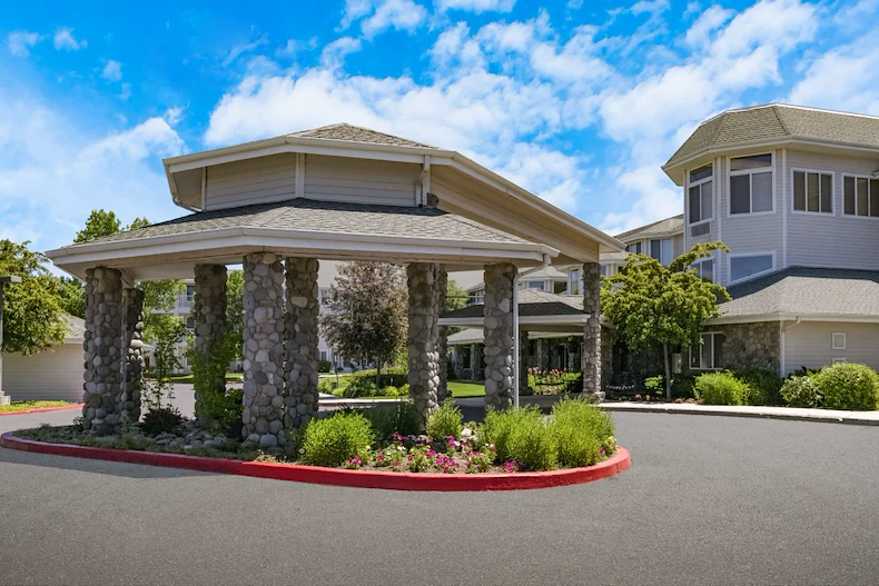 Stone Lodge Gracious Retirement Living Hawthorn Senior independent Living in Bend, Oregon front exterior