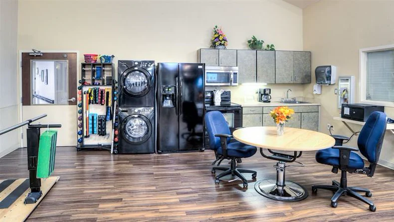 Image of Skies Healthcare and Rehab Center (7)