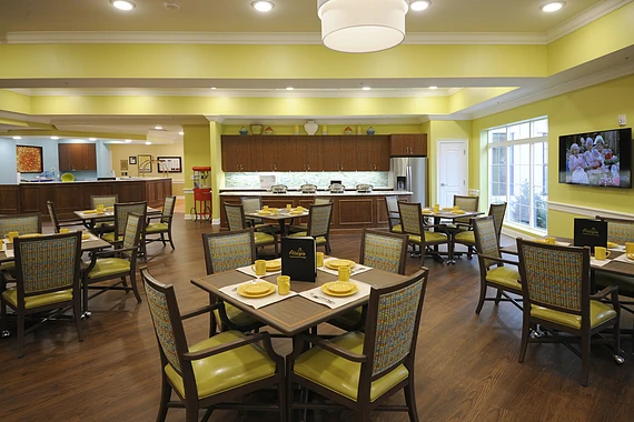Allegro Winter Park senior living offering independent living, assisted living, memory care, and respite care in Winter Park, FL, causal dining room