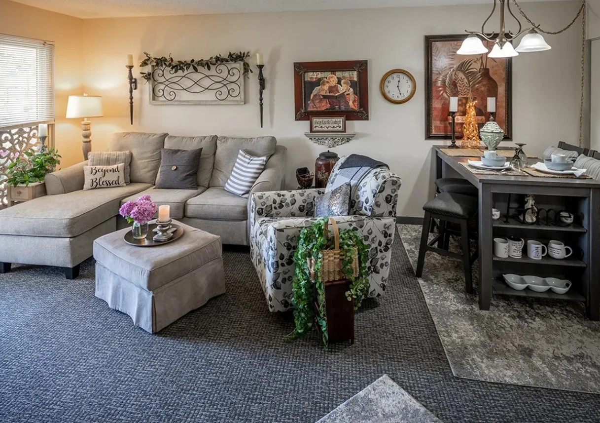 Image of Luther Pines (6)