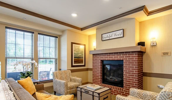 Emerald Place Senior Memory Care in Glenview, IL living room