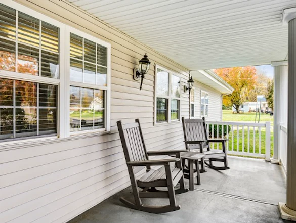 Bennett Place in New Albany, IN, front porch