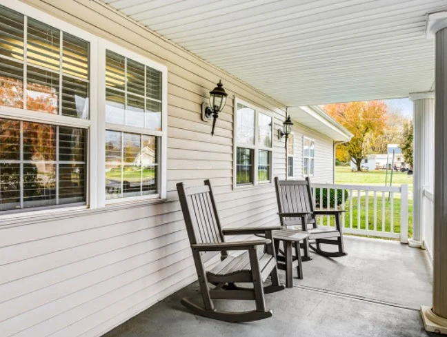 Bennett Place in New Albany, IN, front porch