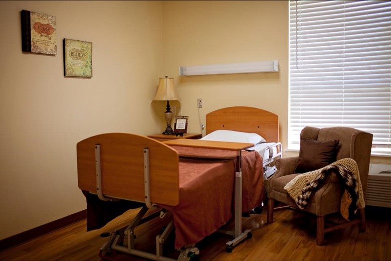 Image of Woodland Springs Nursing Center (2)