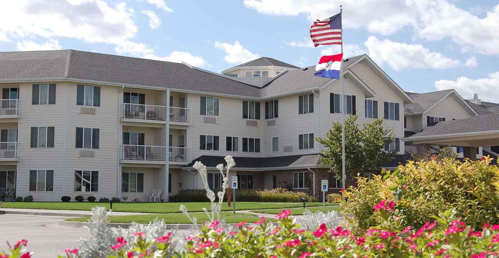 Image of Solstice Senior Living at Lee's Summit (1)