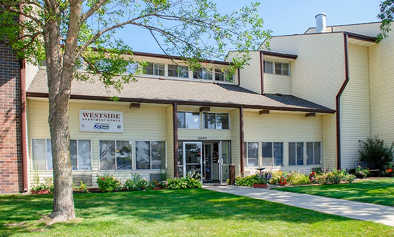 Image of Westside Plaza (1)