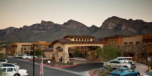 Desert Springs Gracious Retirement Living Hawthorn Senior Independent Living in Oro Valley, Arizona front exterior