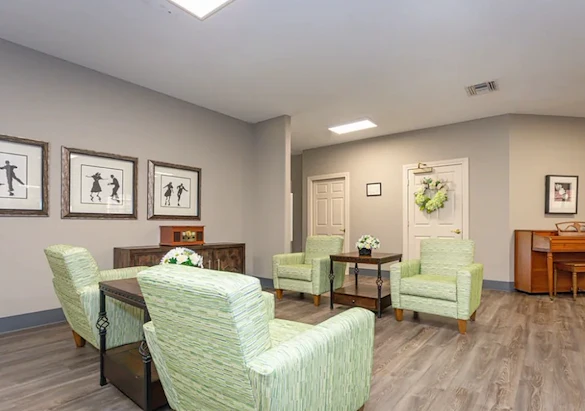 Assisted living and memory care at Bridgewater Memory Care in Granbury, TX, common sitting area