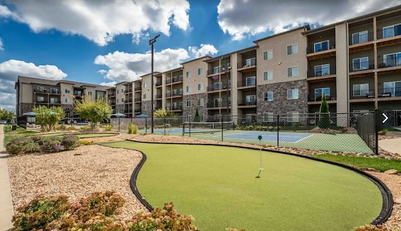 Image of Monarch (2)