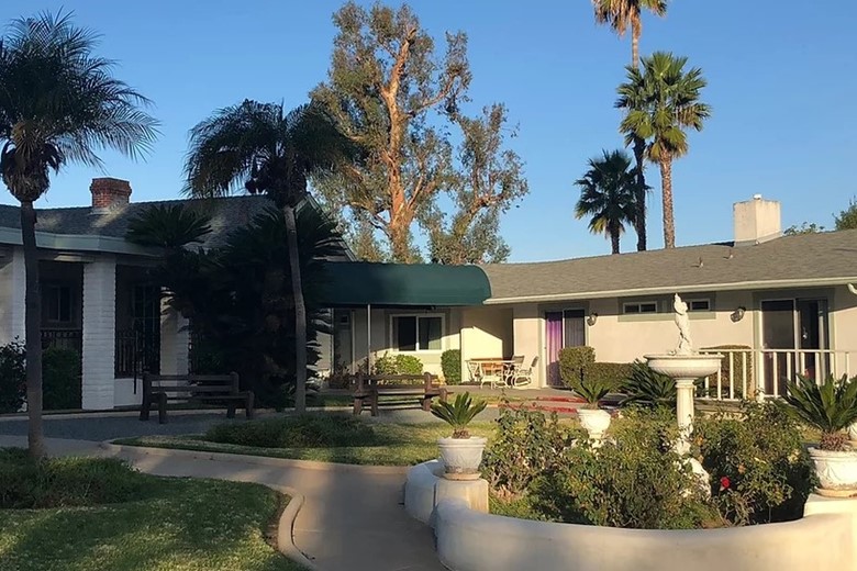 Image of Crest View Manor (3)
