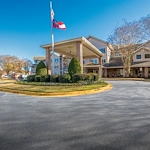 Front entrance of Washington Commons 