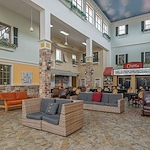 The Chateaus at Montclair Senior Memory Care in Shreveport, LA dining room