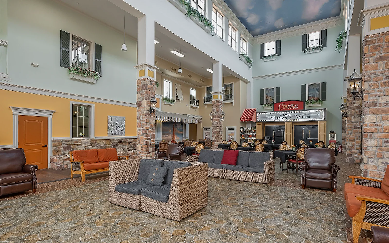 The Chateaus at Montclair Senior Memory Care in Shreveport, LA dining room