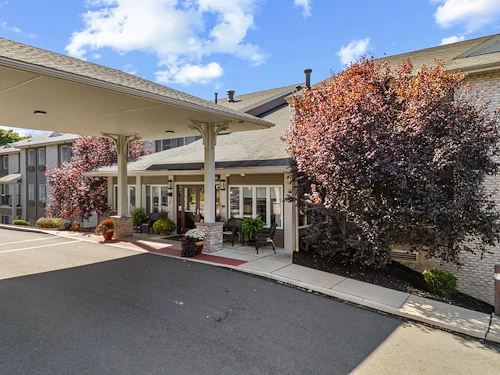 Image of Laurel Pointe (1)