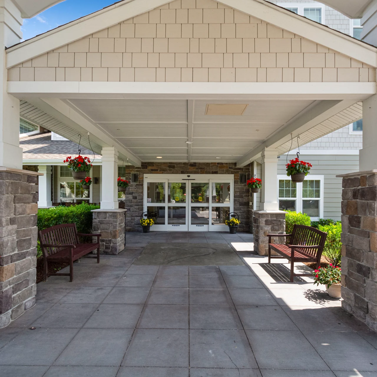 Magnolia Heights Gracious Retirement Living Hawthorn Senior Independent Living in Franklin, Massachusetts front exterior