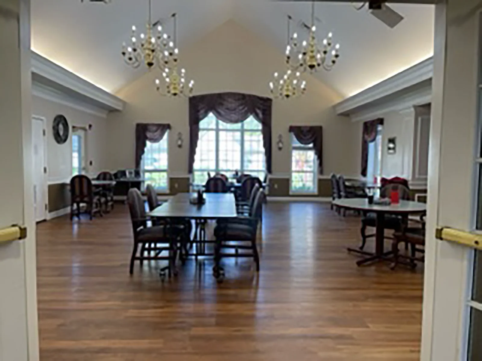 Image of Charlestown Place at New Albany Senior Living (4)