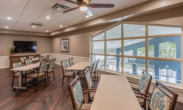 Image of The Colonnade at Beckett Lake (9)