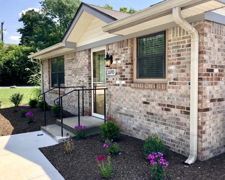American Village Lincoln Lodge senior living community offering independent living, assisted living, and memory care in Indianapolis, IN, front exterior