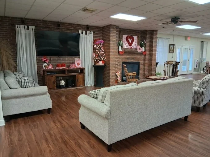 Image of Countrywood Manor Assisted Living (2)