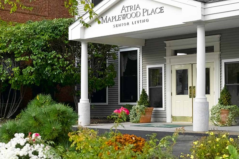 Image of Holiday Maplewood Place (1)