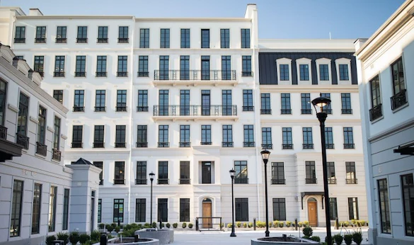 Corso Atlanta senior living community offering independent living, assisted living, memory care, and respite care in Atlanta, GA, front exterior