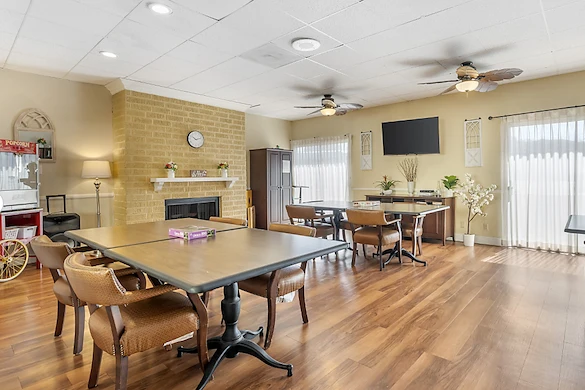 Image of Greenleaf Court Senior Living (3)