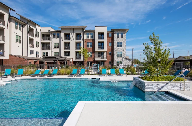 Image of The Luxe at Cedar Hill (1)