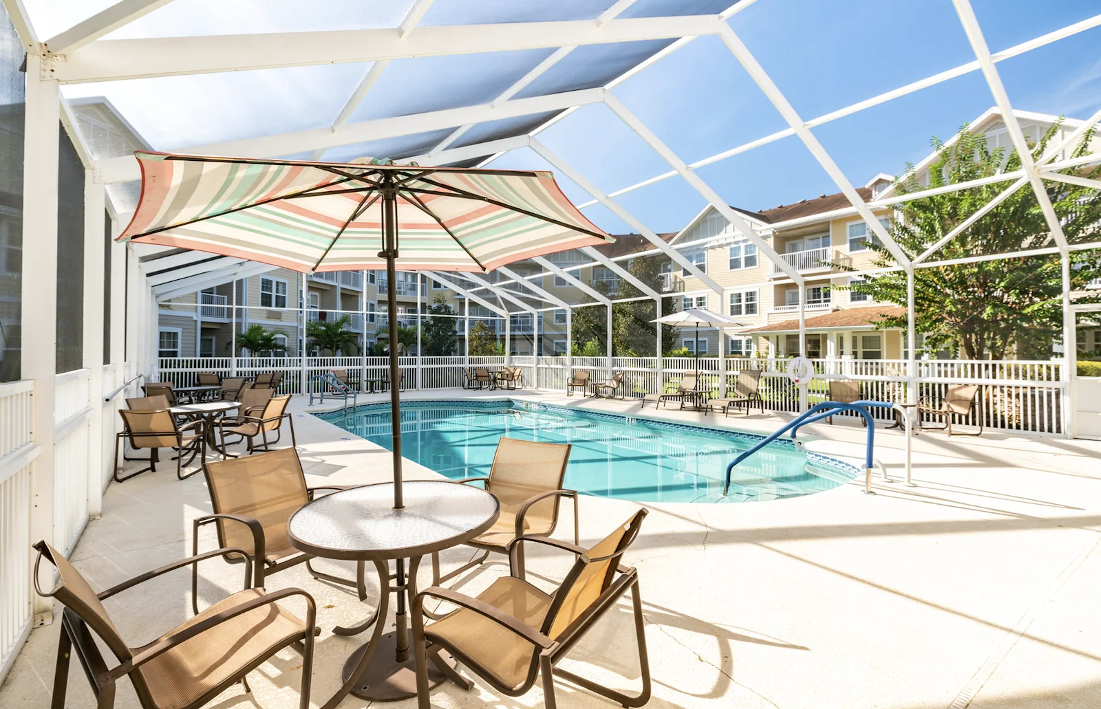 Steeplechase Gracious Retirement Living Hawthorn Senior Independent Living in Oxford, Florida pool