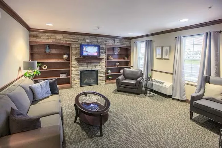 Image of Huntington Square Senior Apartments (6)