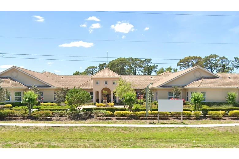 Liana of Sarasota senior living community offering assisted living and memory care in Sarasota, FL, front exterior