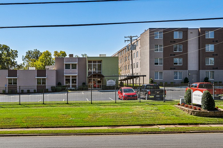 Image of Jordan Square Apartments (1)