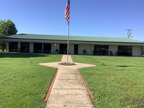 Image of England Oaks at England Airpark (1)
