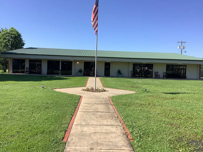 Image of England Oaks at England Airpark (1)