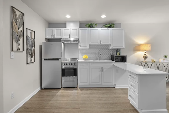 Chateau Valley Center in Renton, WA, apartment kitchen