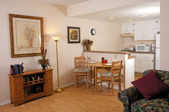 Image of Immanuel Manor - The Gardens and The Manor - Senior Living (4)