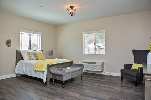 Image of Beehive Homes of Arrowhead (5)