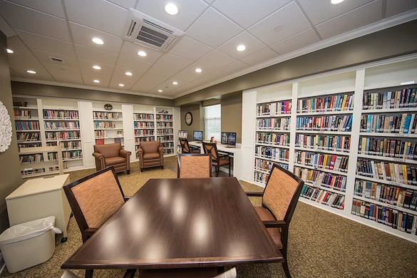 Image of Summit Square Senior Living (7)